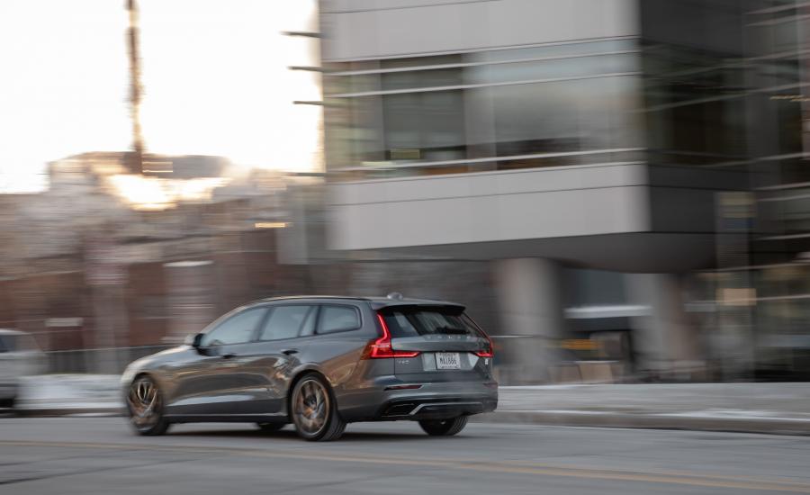  Volvo V60 T8 Polestar Engineered 2019 года  (NA) (фото 13 из 26)